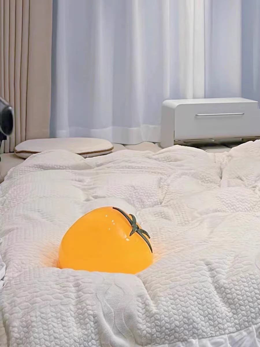 Tomato Glass Table Lamp