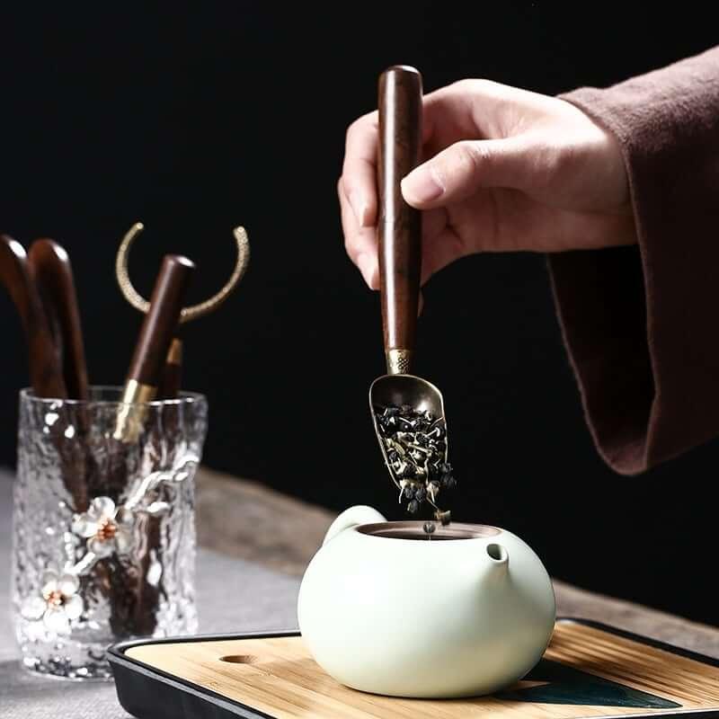 https://mokupark.com/cdn/shop/products/glass-and-solid-wood-tea-ceremony-six-gentlemen-tea-accessories-set-moku-park-2_1800x1800.jpg?v=1645837473